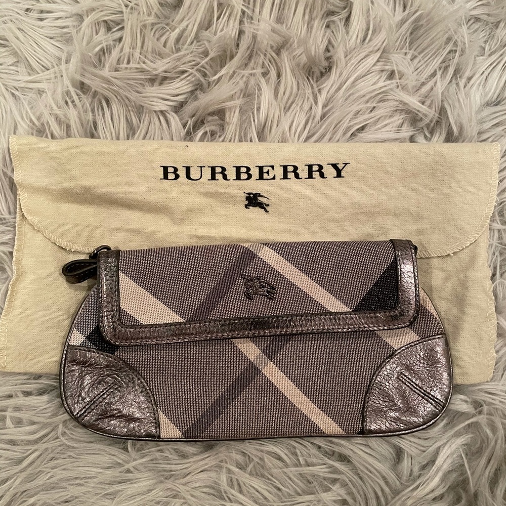 Burberry clutch